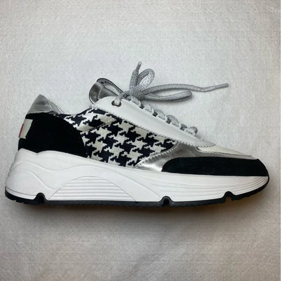 Vaddia Portuguese Shoes in Black and White Houndstooth Herringbone Print Houndstooth ✖️ Silver – Circle3 main image 3